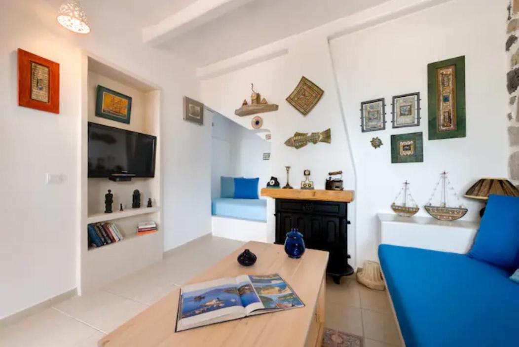 Moschatos Beach House Kamari  Exterior photo