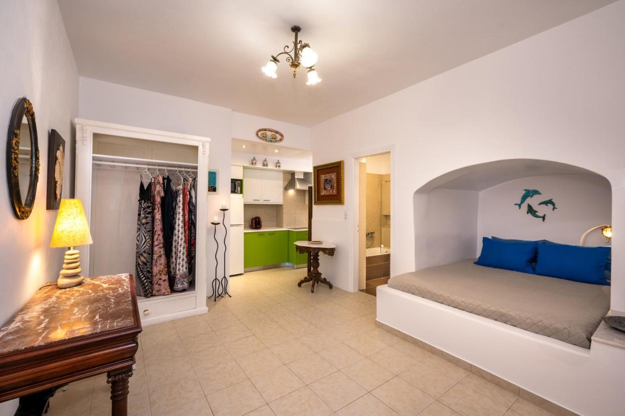 Moschatos Beach House Kamari  Exterior photo