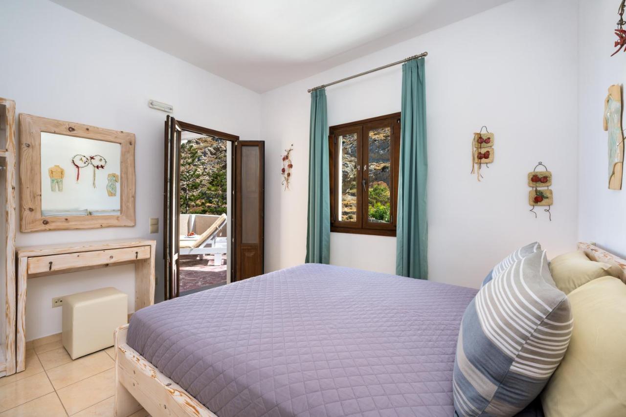 Moschatos Beach House Kamari  Exterior photo