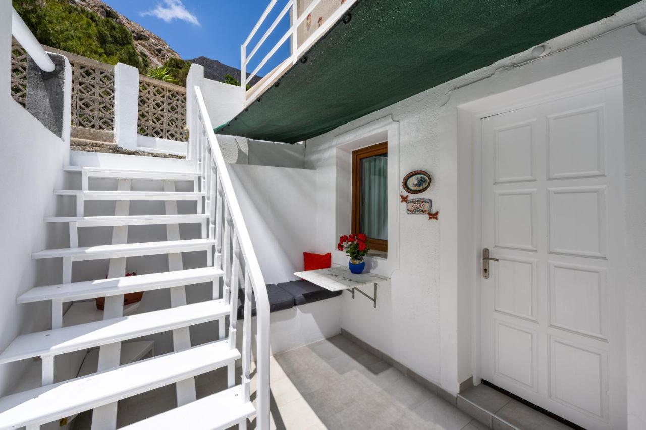 Moschatos Beach House Kamari  Exterior photo
