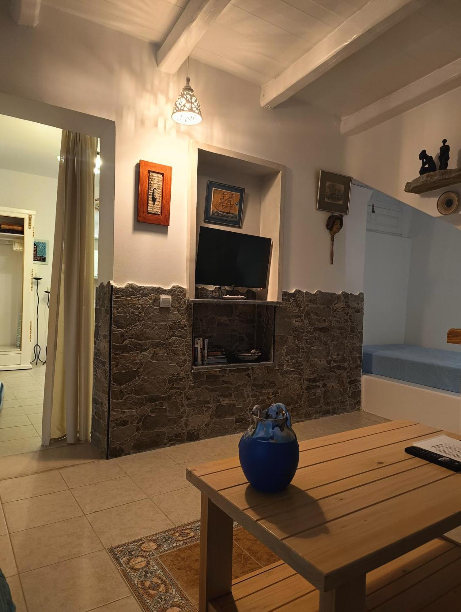 Moschatos Beach House Kamari  Room photo